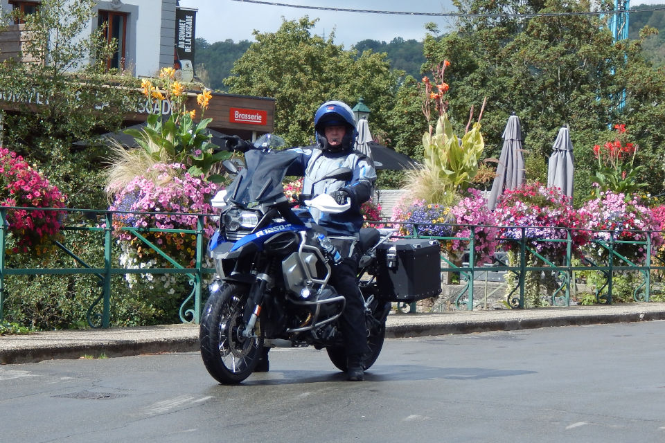 Motorrijbewijspoint Zeewolde examengarantie AVB en AVD